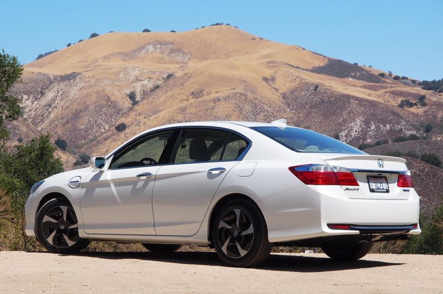  Honda Accord Plug-In Hybrid 2014 года  (фото 108 из 109)